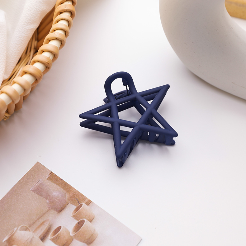 French Retro Catch Clip Large Bath Clip Cute Shower Hairpin Bath Frosted Peas Bean Pentagram Catch Clip Wholesale Nihaojewelry display picture 15