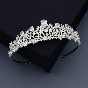 Barocke Legierungskrone Europäische Und Amerikanische Hochzeit Brautschmuck Bankett Performance Kopfschmuck Strass Perlenkrone display picture 2