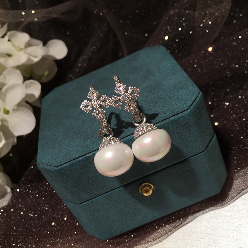 Vintage Cross Baroque Pearl Earrings display picture 7