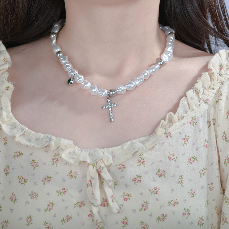 Fashion New Necklace Irregular Pearl Cross Necklace Trendy Men Trendy Women Hip Hop Pendant Couple Models Nihaojewelry display picture 5