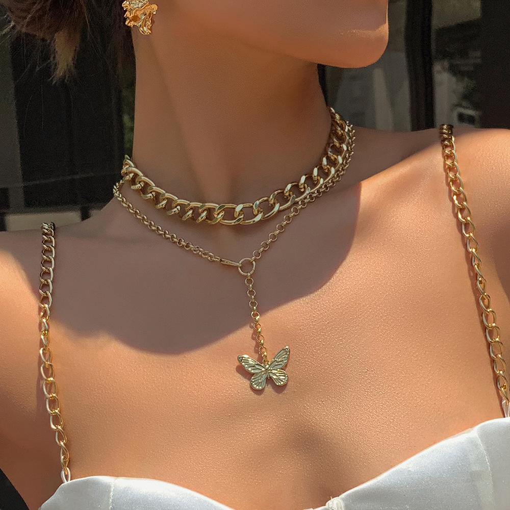 Creative New Necklace Fashion Personality Butterfly Pendant Alloy Thick Chain Necklace Set Wholesale Nihaojewelry display picture 2