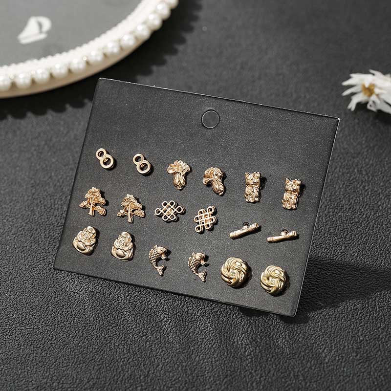 Fashion New Retro Simple Golden All-match Alloy Earring Set For Women display picture 3