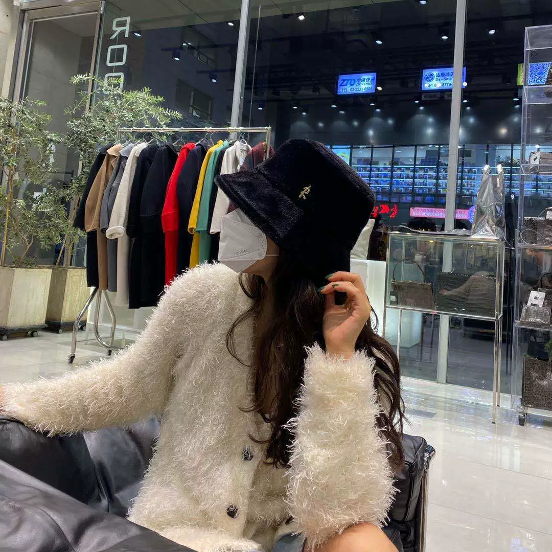 Winter velvet keep warm hat, Korean style