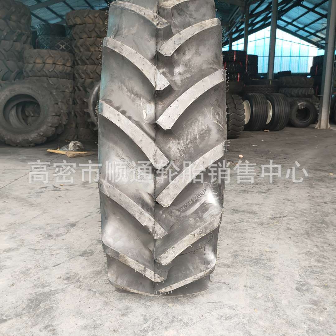 农业14.9R30迪尔拖拉机轮胎380/85R24钢丝轮胎14.9R24 520/85R42