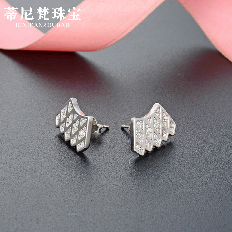 Estilo coreano s925 pendientes de circón de plata pendientes de diamantes incrustados de moda japonesa pendientes de lujo de la luz de las mujeres fuente fábrica