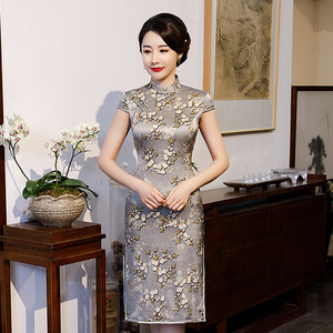 Chinese Dresses Qipao standing collar low slit silk cheongsam