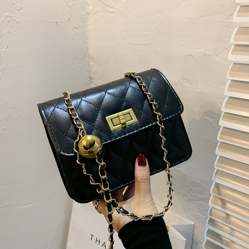 2020 new Chanel style chain bag trendy Korean style fashionable diamond embroidery thread shoulder bag crossbody small square bag