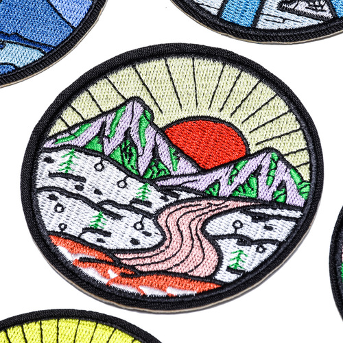Hot selling landscape circular embroidery badge cloth patch cross-border specializes in high-end clothing accessories DIY adhesive patch patch