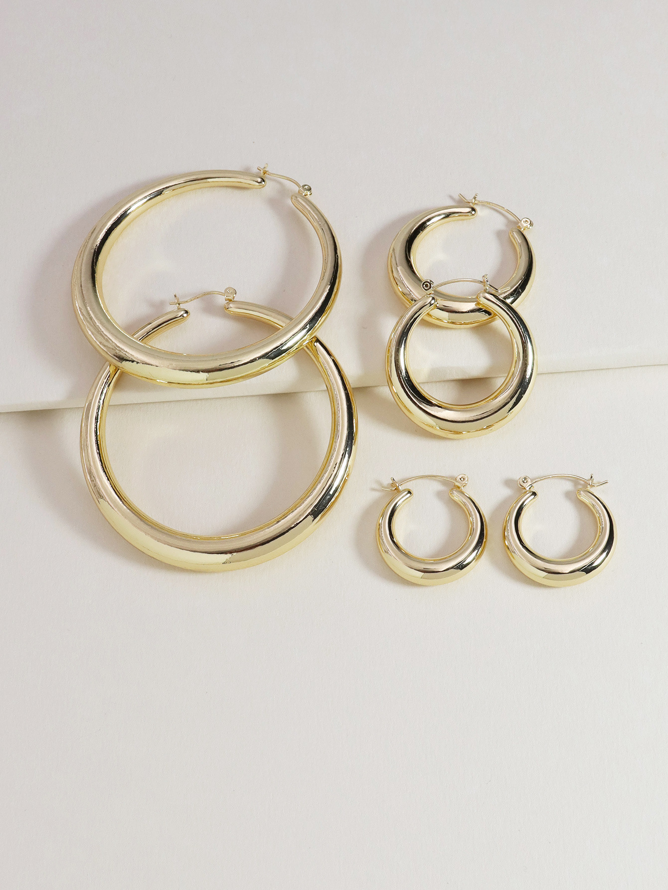 Fashion Hot-saling Metal Simple And Versatile Classic Earrings display picture 3