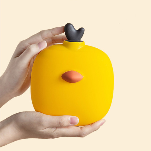 Independently designed water-injected food-grade silicone hand warmer, thickened explosion-proof and leak-proof hot water bag, anti-scalding hand warmer bag