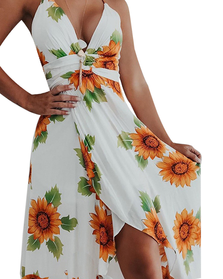 Vestido de vuelo irregular con estampado floral y cuello halter NSYHC126400