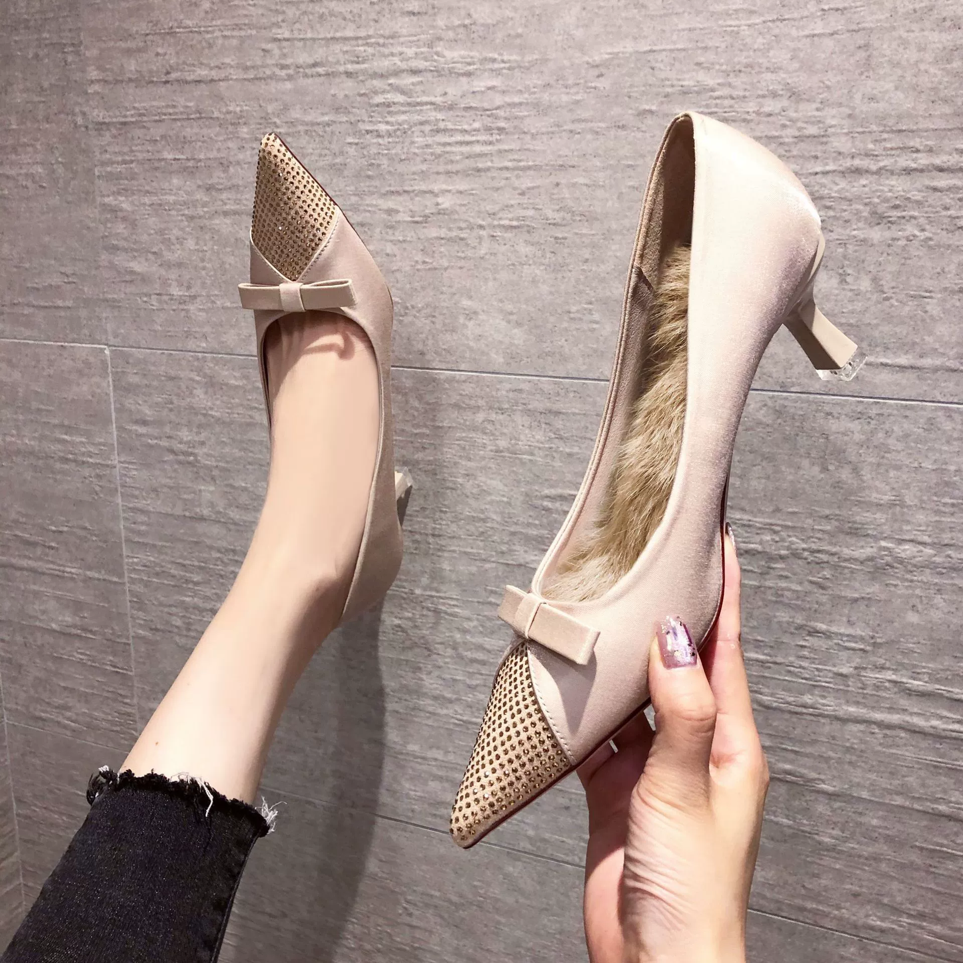 666-70 Корейская версия 2020 Осень-Зима Повседневная остроконечные туфли на шпильке на высоком каблуке с мелким бантом для девочек ветровые одиночные туфли