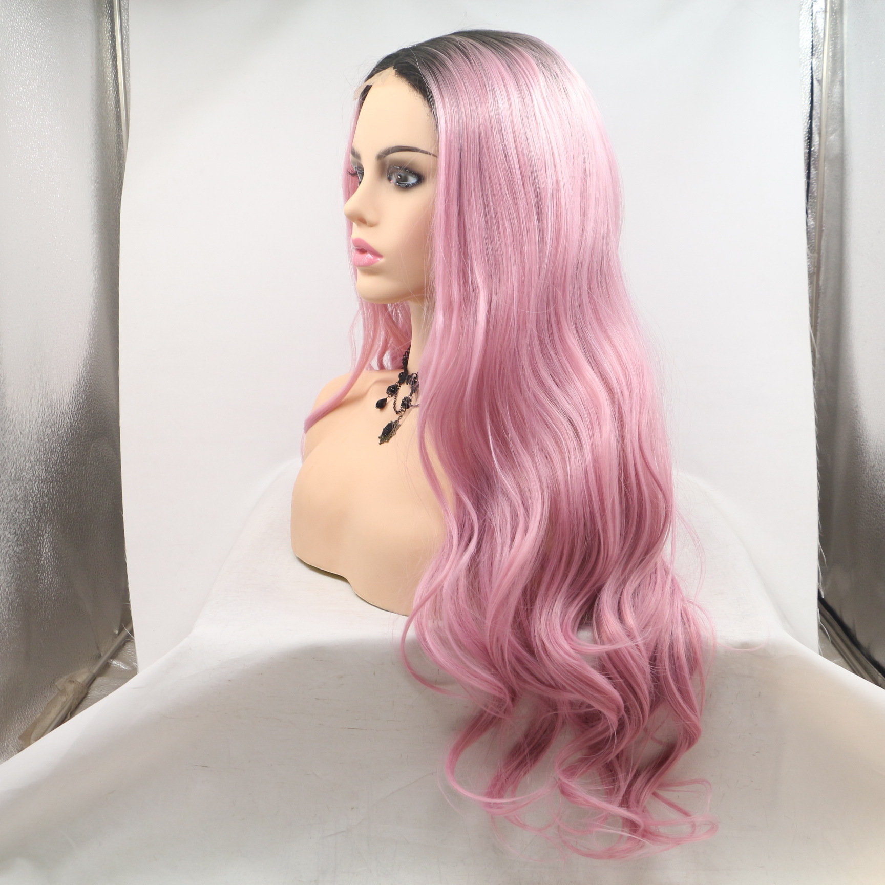 Comercio exterior Europa y América moda fibra química pelucas rosa claro cabello largo rizado de seda de alta temperatura cubierta de cabeza al por mayor