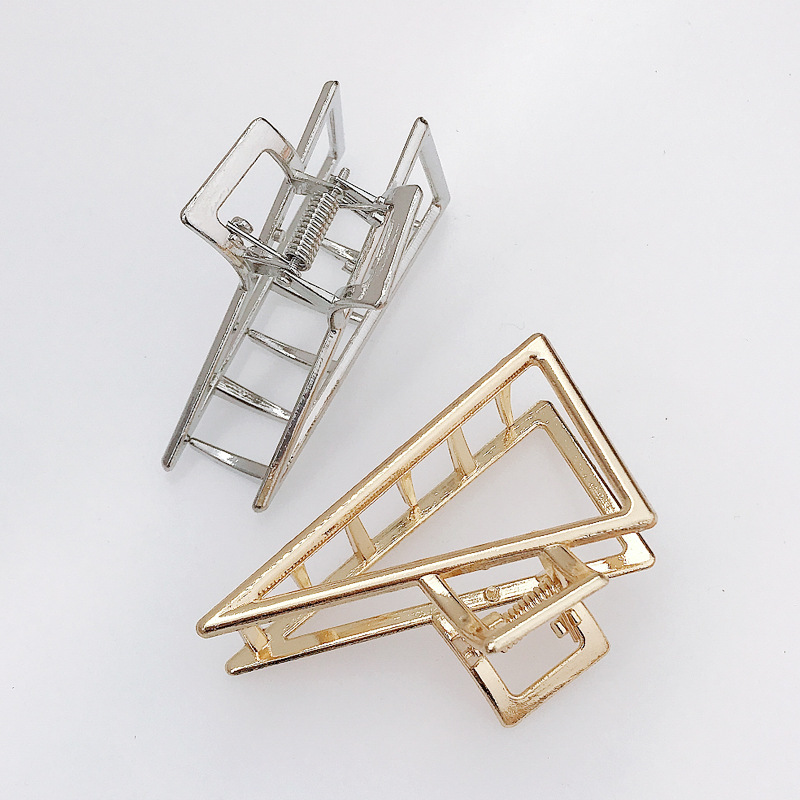 Retro Simple Large Geometric Triangle Metal Hairpin display picture 2