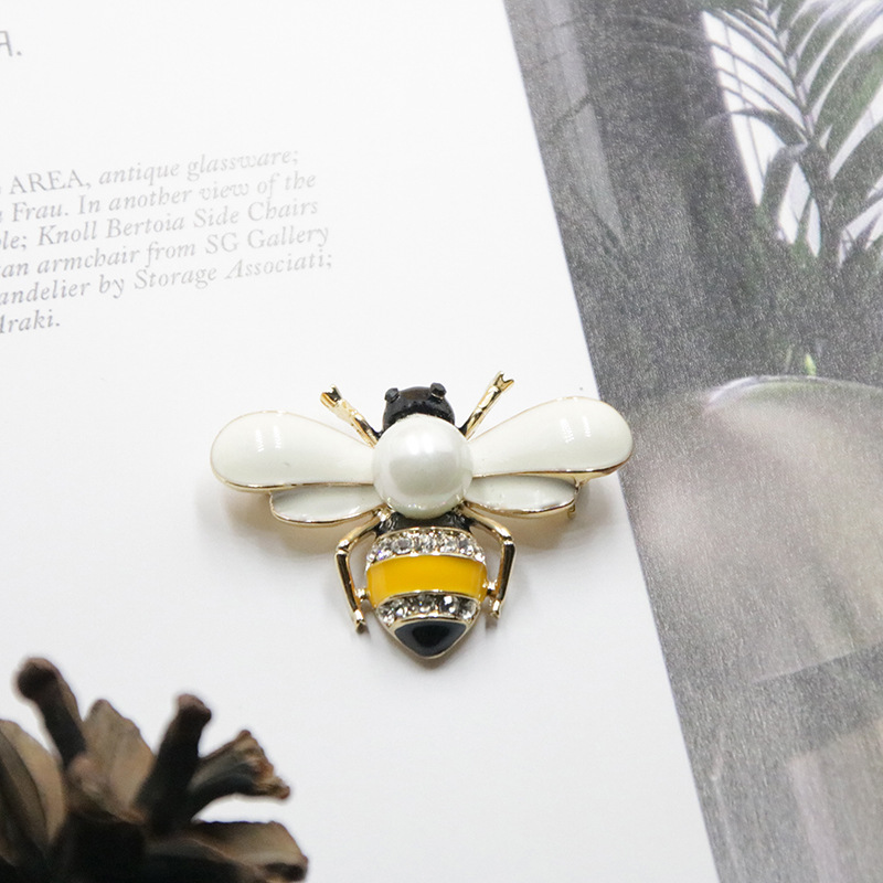 Brooches Classification Retro Pin Flower Imitation Pearl Alloy Enamel Rhinestones Women'S Brooches
