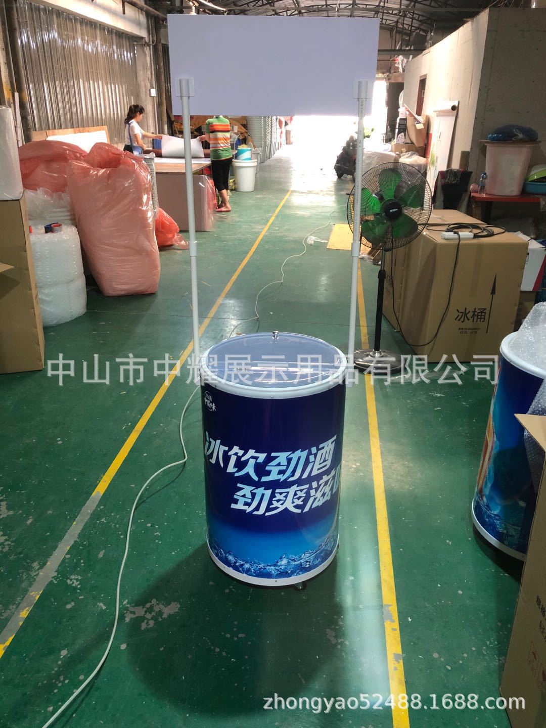 冰桶桌加厚塑料保温移动冰桶100L户外广告冰桶促销台式