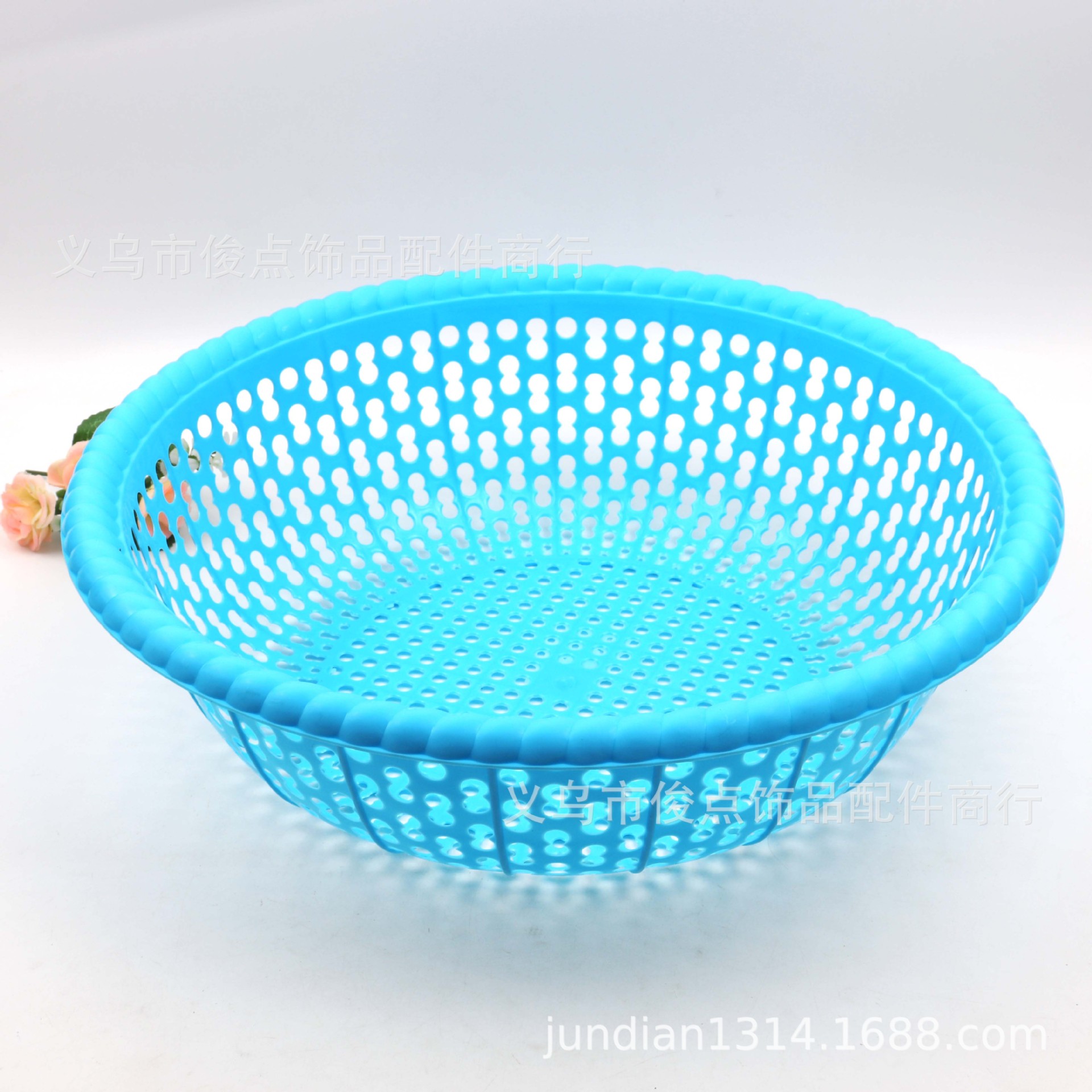 2 2 2 yuan store daily necessities 8 word washing basket washing vegetable frame fruit basket draining basket Yiwu small commodities wholesale