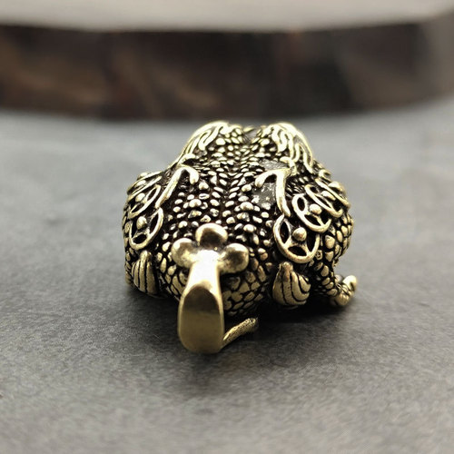 Pure copper three-legged golden toad bell car keychain brass toad car pendant copper coin fortune bell pendant wholesale
