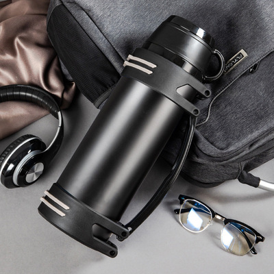 Manufactor Direct selling High-capacity travel Warmers 304 Stainless steel outdoors Portable Sport Bottle vehicle Thermos
