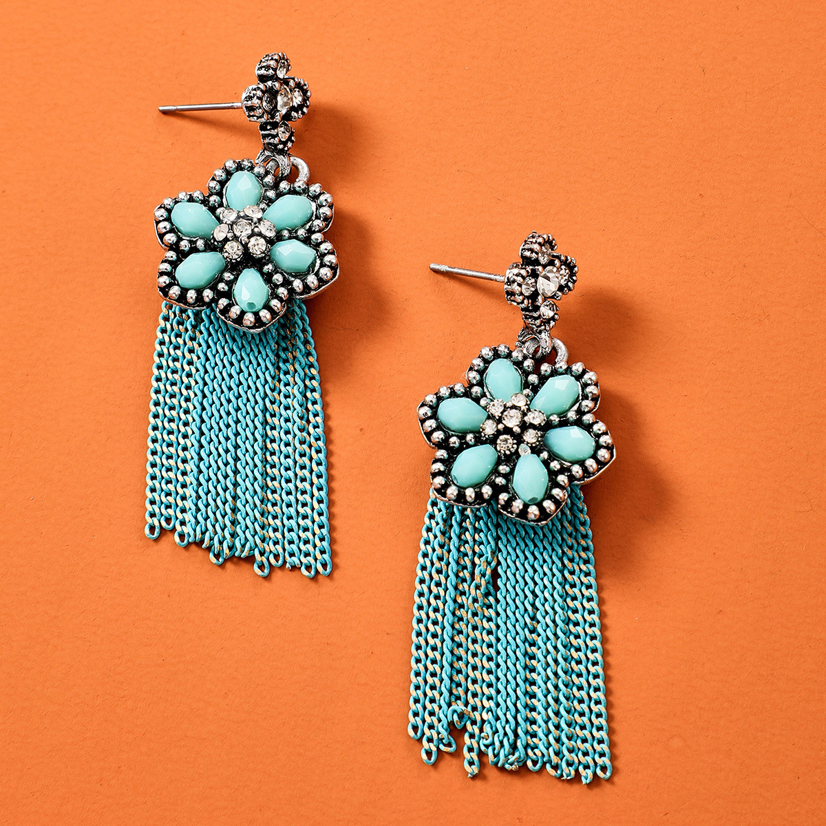 Spring And Summer New Creative Acrylic Flower Tassel Earrings Girls Heart Earrings Ethnic Style Wholesale Nihaojewelry display picture 3