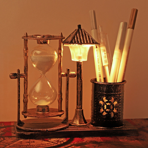 Creative student gifts antique quicksand street lamp pen holder student gifts white hourglass two-color night light ornaments