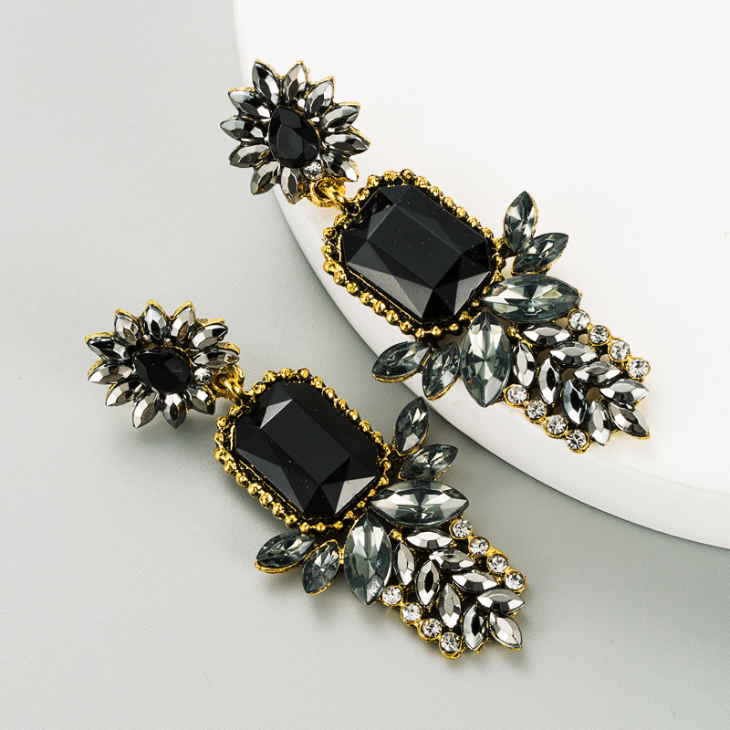 23g Weight Artificial Gemstones Inlay Material Earrings Classification Housewarming, Anniversary, Business, Wedding, Travel, Birthday, Festival Occasion Alloy Material Flower Pattern Women'S Gender Diamond Design Fashion Style Coffee, White, Black Color Fashion Flower Diamond Alloy Artificial Gemstones Earrings 7