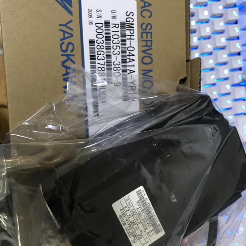 全新YASKAWA SGDM-15ADA  ，，质保1年.