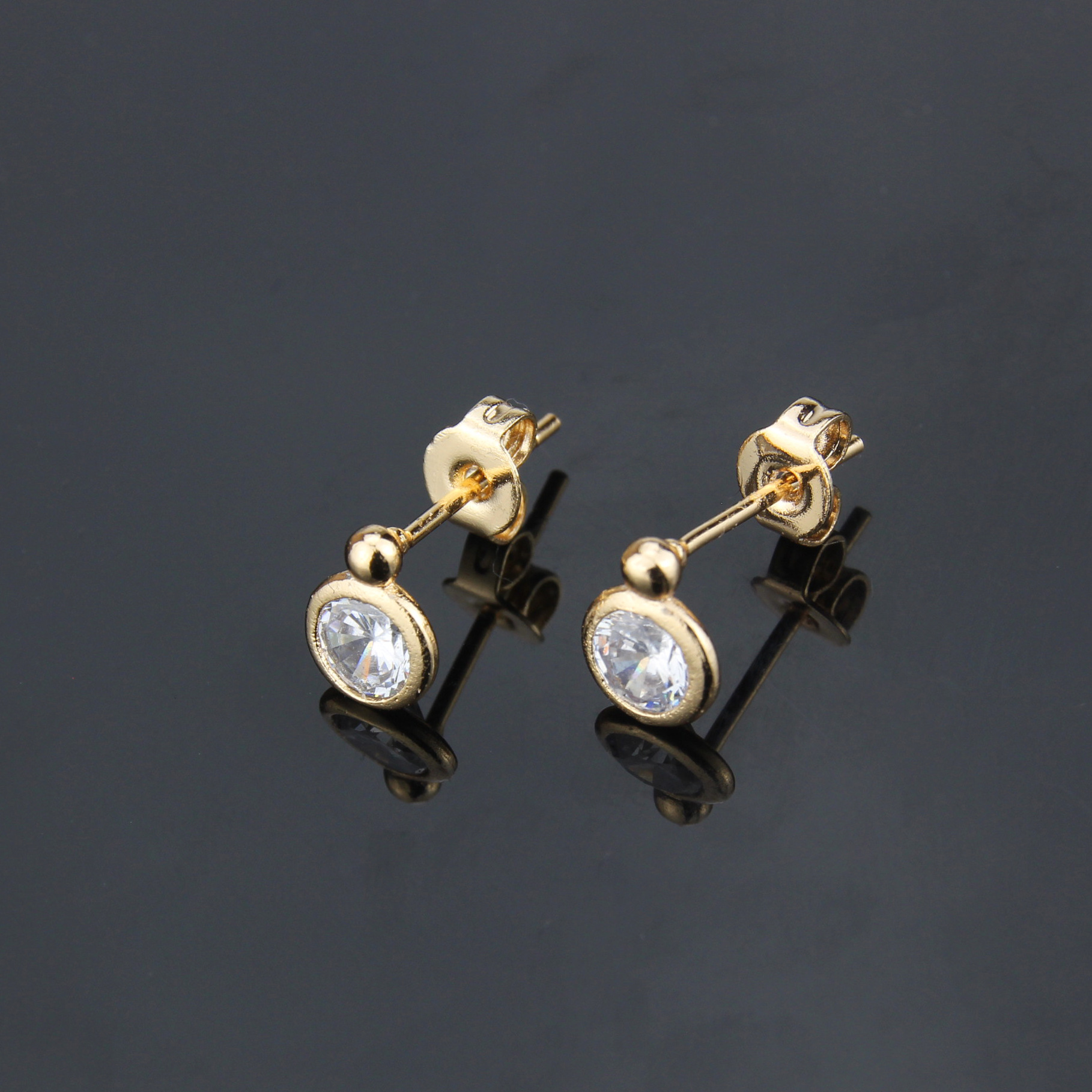 Small Round Earrings With Zirconium And Diamonds display picture 6