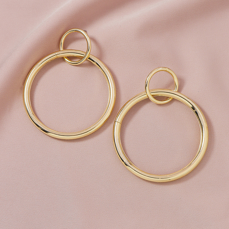 Fashion New Pair Of Metal Circle Hot-selling Exaggerated Alloy Earrings display picture 1