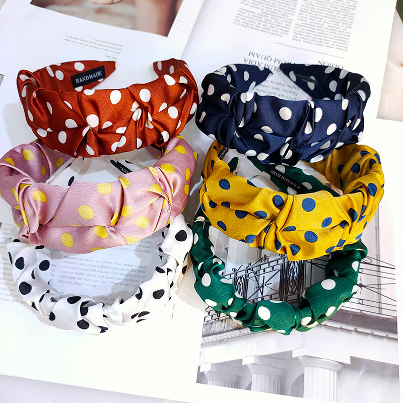 Korean Fashion Flower Bud Section Wide-edged Wave Point Hair Hoop Simple Fabric Fold Hairpin Retro High-end Headband Pressure Hair Ladies Wholesale Nihaojewelry display picture 1