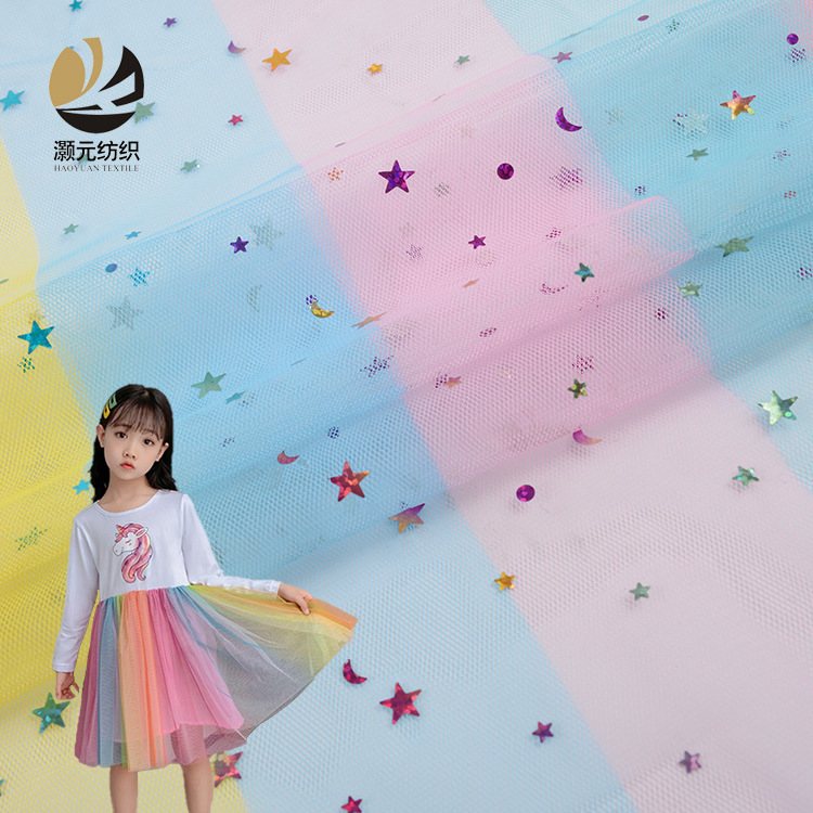 Suministro de stock arco iris impresa hilo gradiente sequinilla colorida estrella luna hilo de malla ropa infantil tela de algodón