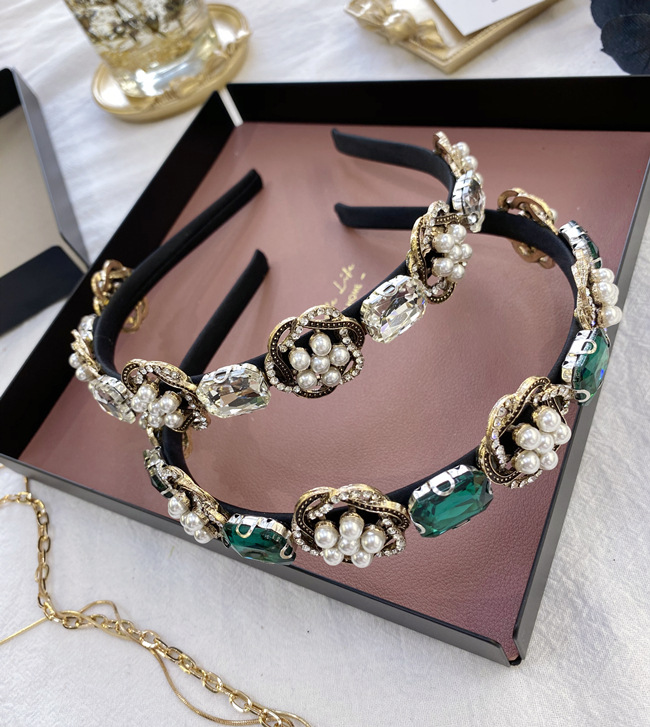 Baroque Rhinestone Headband Retro Heavy Alloy Pearl Headband Non-slip Head Band Hair Hole Pressure Hair Wholesale Nihaojewelry display picture 13