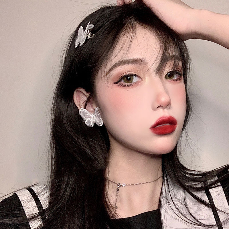 白蝴蝶耳钉4.jpg