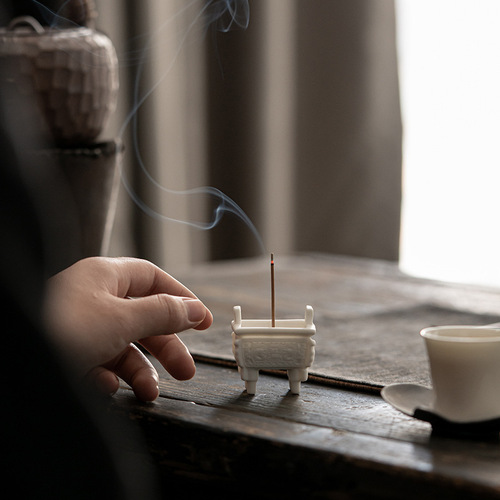 Creative mini ceramic aromatherapy stove Zen small ornaments home tea room tea desktop household wire incense burner incense holder