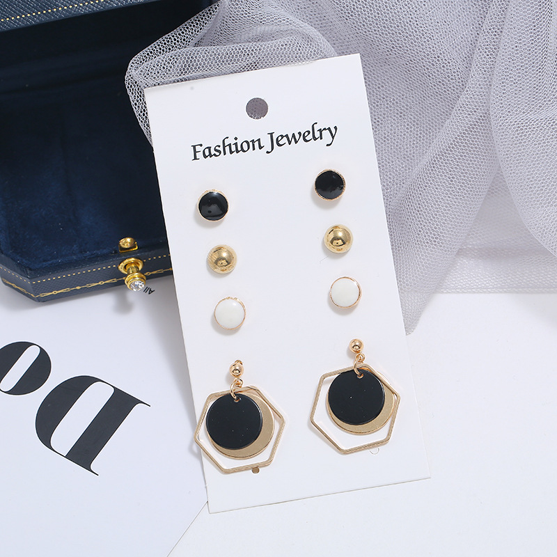 Fashion Simple Round Geometric Earrings Set display picture 7