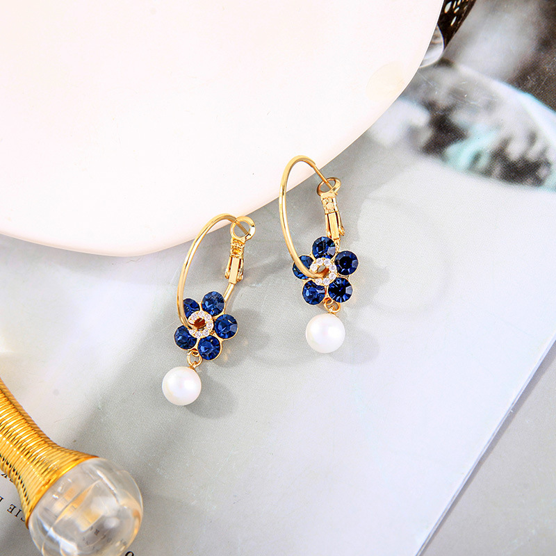 Flower S925 Silver Pearl Earrings display picture 5