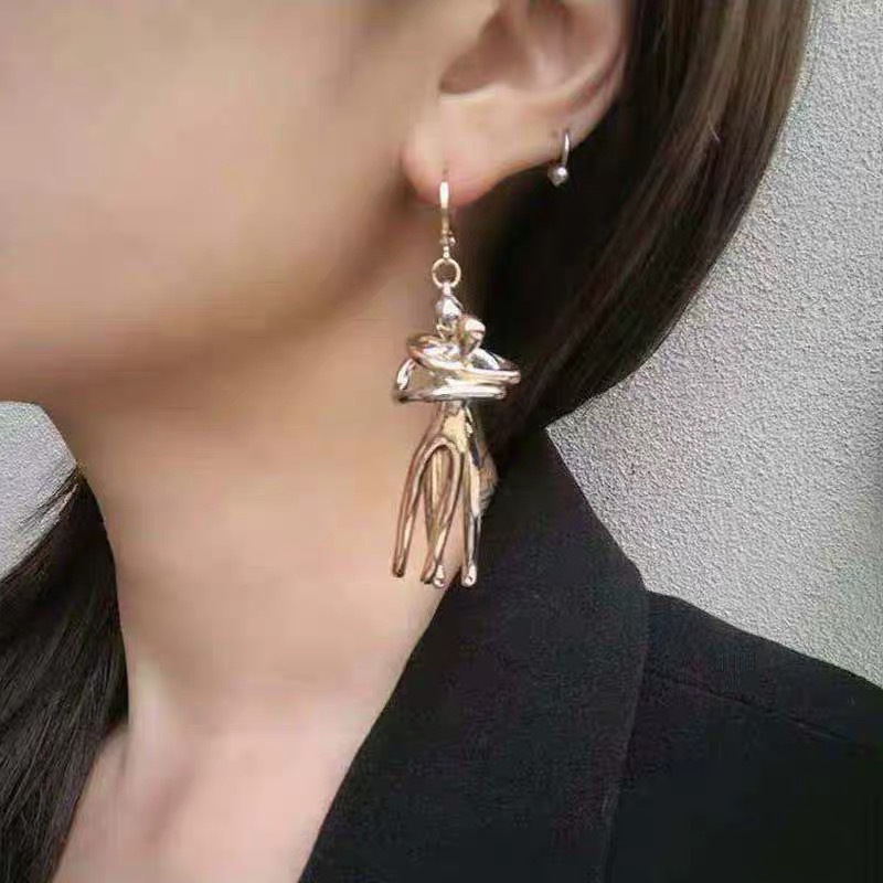 Amour Câlin Creative Double Câlin Drôle Boucles D'oreilles Refroidir Hommes Et Femmes Couple Haute-clé Goutte Anneau D'oreille Clip Gros display picture 1