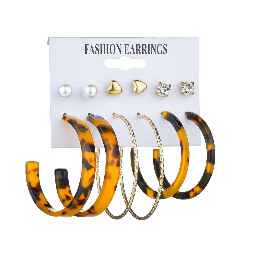 New Fashion Creative Leopard Plate Large Circle Acrylic Earrings Pearl Suit Earrings display picture 3