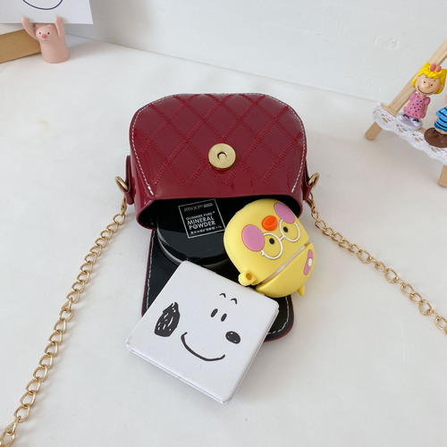 New children's one-shoulder cross-body bag, fashionable PU cartoon cute bag, color matching embroidery thread small square bag chain