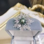 镶锆石镀金气质胸花别针