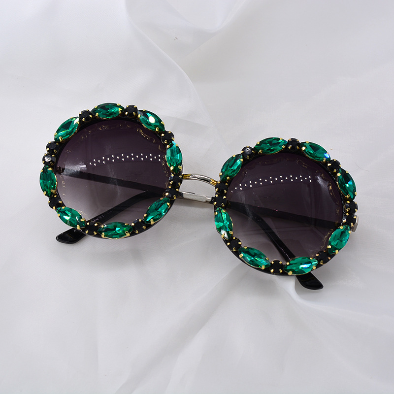 10g Weight Unisex Gender Retro Style Red, Green Color New Sunglasses Korean Diamond Women's Rhinestone Glasses 5
