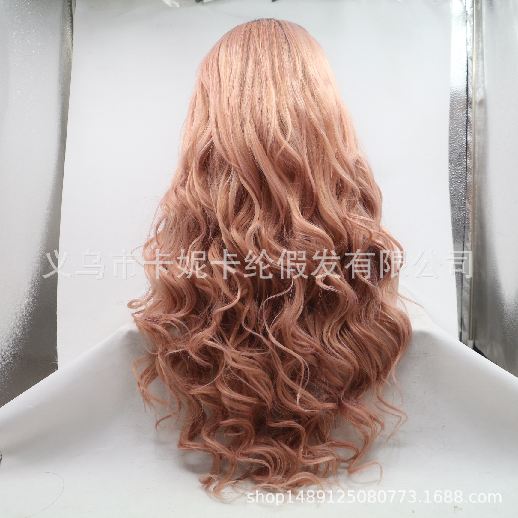 Europa y América de moda cabello largo rizado fibra química pelucón de cabello de mujer al por mayor encaje de cabello