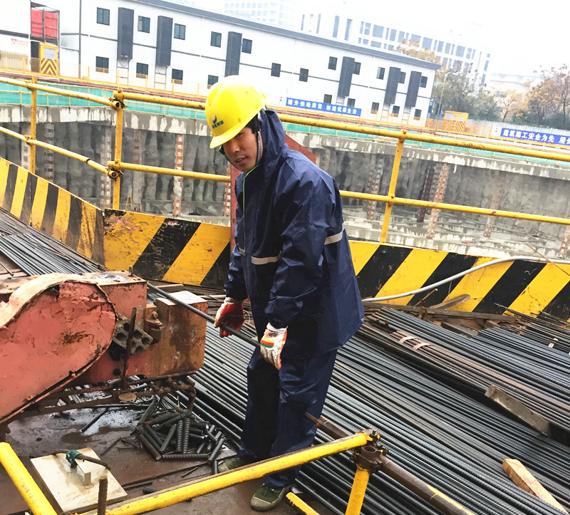 雨衣钢筋加工.jpg