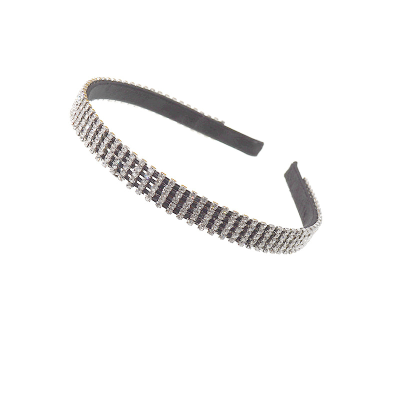 Fashion Hair Rhinestone Full Drill Hair Hoop Toothed Belt Tooth Non-slip Pressure Edge Hairpin Wholesale Nihaojewelry display picture 1