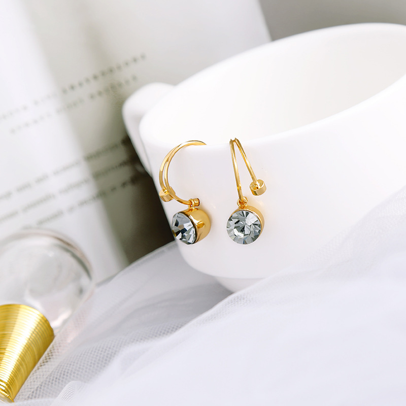 Simple  Fashion  Retro  Earrings display picture 1