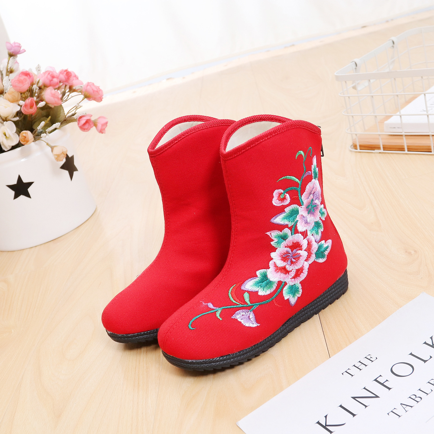 10-10 秋冬新款儿童绣花靴子北京布鞋短靴女宝宝舞蹈鞋后拉链童