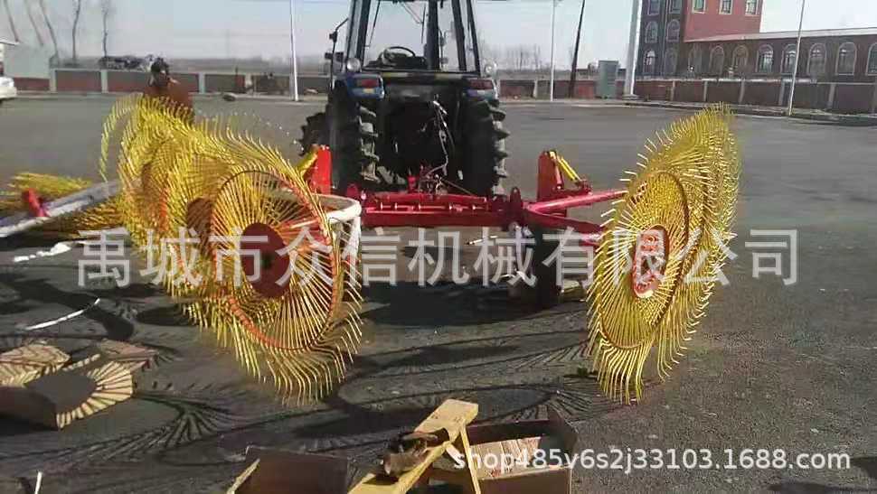 Tractor hidráulico de cuatro ruedas tipo césped colgante césped
