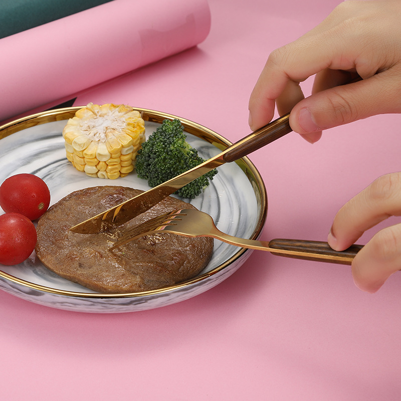 Nordisk bestiksæt med træhåndtag i rustfrit stål_voghion.com