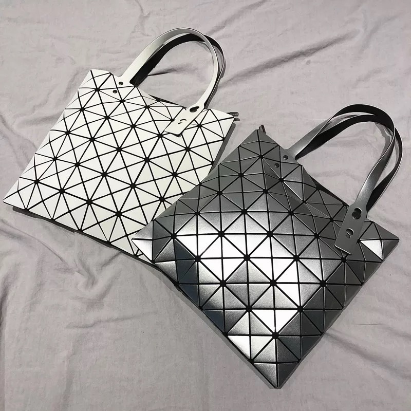 PU matte diamond shaped foldable geometric diamond grid single shoulder handbag in Japan_voghion.com
