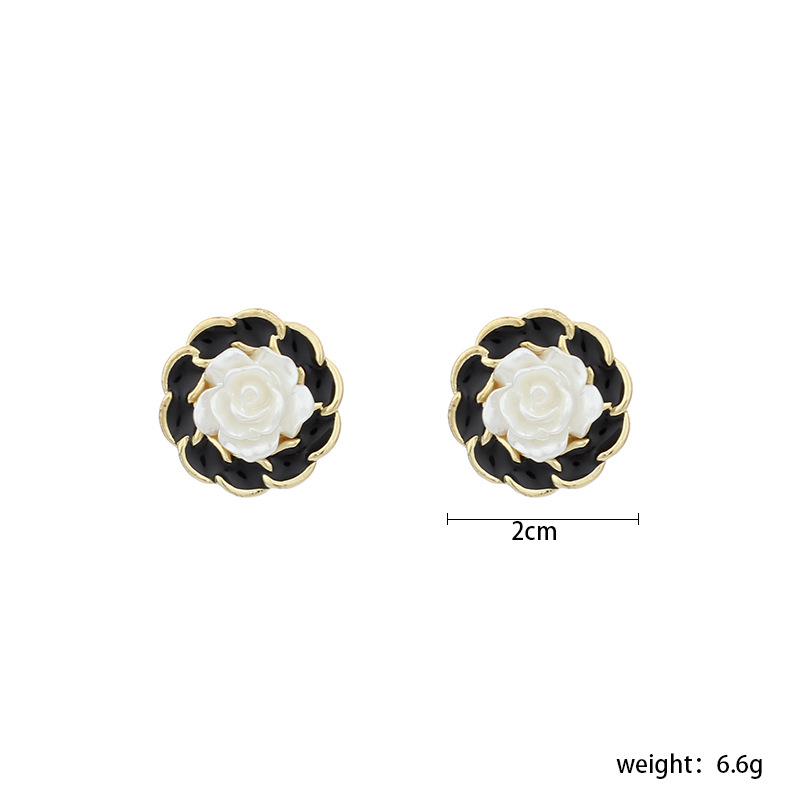 7g Weight Earrings Classification Wedding, Travel, Birthday, Festival Occasion Flower Pattern Women'S Gender Vintage Style Style Gold Color Fashion Resin Flower Earrings 6